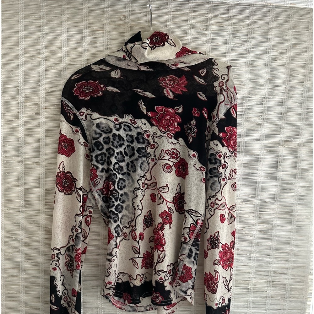 Karen Kane women’s top